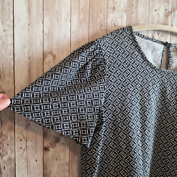 Women's Michael Kors Blouse Top XS Black White Geometric Print - Picture 2 of 8